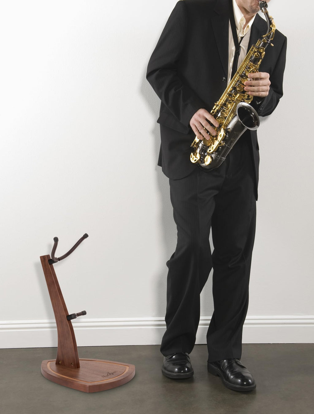 Saxophone Stand with Soft Silicone Yokes E66825